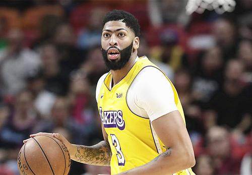 开云注册入口-沃格尔：缩减轮换的决定很难 戴维斯休息时间太少